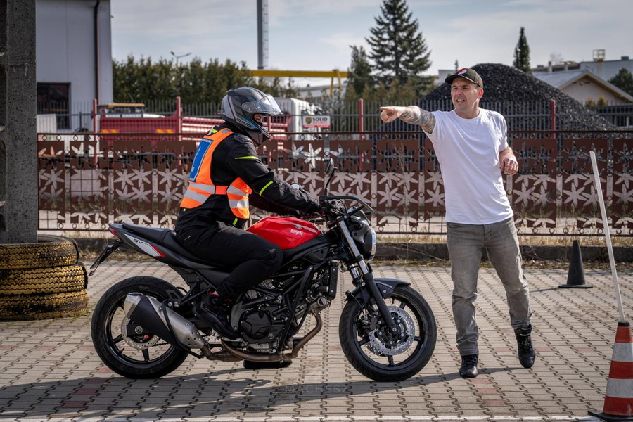 Zdjęcie na okładce dla Szkoła jazdy Kielce moto_kraj_u